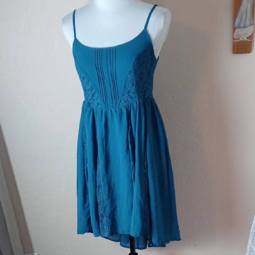 Hollywood Elegant Teal Lace Dress